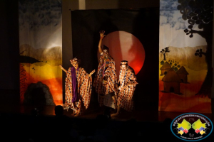 Se realizó con éxito la obra de teatro Griots, Cuentos Africanos 