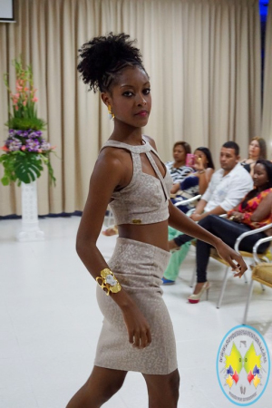 La diseñadora de modas Damaris D’Moreno presentó su colección