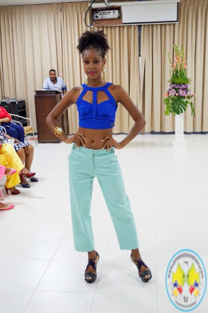 La diseñadora de modas Damaris D’Moreno presentó su colección