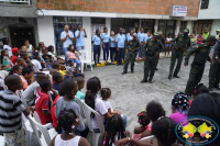Más sonrisas para la niñez de la Comuna 8  