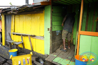 Mujeres por Buenaventura pintaron casas y negocios en sector maderero de El Piñal 