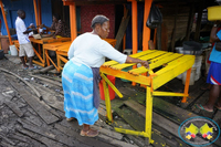 Mujeres por Buenaventura pintaron casas y negocios en sector maderero de El Piñal 