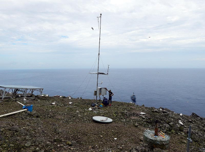 Dimar instaló Estación Remota de Servicio de Tráfico Marítimo en la Isla de Malpelo