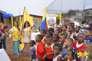 Club de Leones Buenaventura Monarca, entregó cancha de fútbol, parque infantil  y dos mejoramientos de vivienda en el barrio Miramar