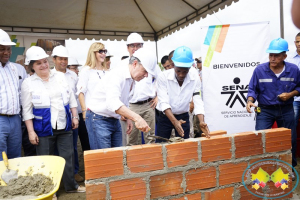 Presidente Santos colocó de forma simbólica la primera piedra de la construcción de la nueva sede del Sena en Buenaventura