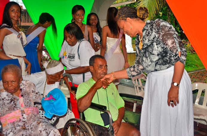 Gestora Social visitó el ancianato San José en compañía de las aspirantes Reinado Señorita Buenaventura y los Embajadores del Reino de Jesús