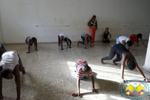 Jóvenes y niños de Buenaventura iniciaron clases de danza contemporánea y ballet en la Casa de la Cultura Margarita Hurtado