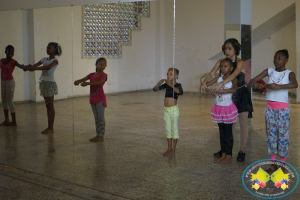 Jóvenes y niños de Buenaventura iniciaron clases de danza contemporánea y ballet en la Casa de la Cultura Margarita Hurtado