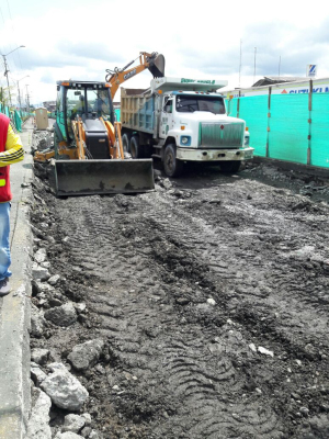 El viejo puente El Piñal queda con una capa de asfalto y sería entregado en enero de 2017 