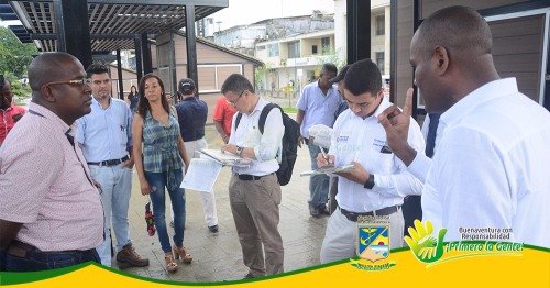 La Administración Distrital hizo recorrido por obras de la primera fase del Malecón Bahía de la Cruz analizando el estado de la obra
