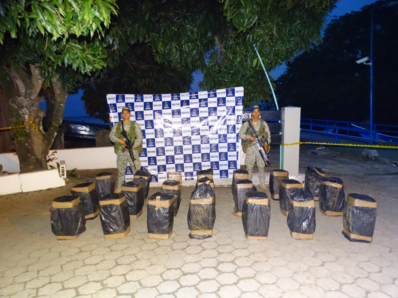 Tropas de la Armada Nacional hallaron enterrada cerca de media tonelada de cocaína en Tumaco 
