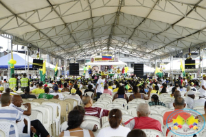 Un buen número de bonaverenses respaldaron el lanzamiento de la campaña al Senado de Alexander López Maya 