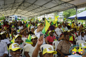 Un buen número de bonaverenses respaldaron el lanzamiento de la campaña al Senado de Alexander López Maya 