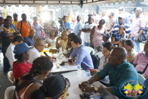 Platoneras y comerciantes de productos en la galería José Hilario López de Pueblo Nuevo levantaron la protesta que realizaban