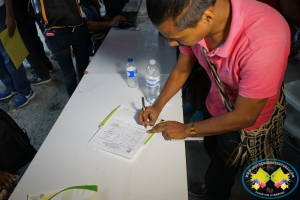 Platoneras y comerciantes de productos en la galería José Hilario López de Pueblo Nuevo levantaron la protesta que realizaban