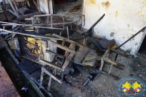 Bomberos voluntarios atendieron incendio estructural en la calle 5ª por el sector de la curva 