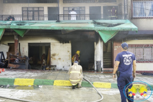 Bomberos voluntarios atendieron incendio estructural en la calle 5ª por el sector de la curva 