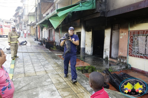 Bomberos voluntarios atendieron incendio estructural en la calle 5ª por el sector de la curva 