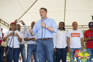 El candidato a la Vicepresidencia de la República, Juan Carlos Pinzón, estuvo en la Ciudadela San Antonio