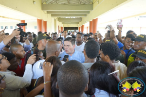 El candidato a la Vicepresidencia de la República, Juan Carlos Pinzón, estuvo en la Ciudadela San Antonio