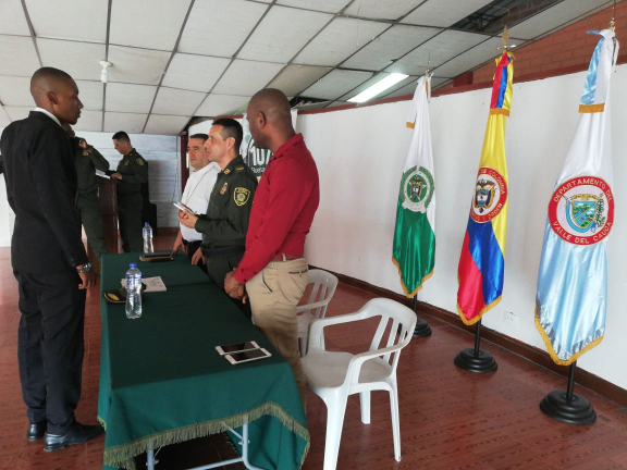 44 Auxiliares Bachilleres de Policía culminaron su servicio a la comunidad en Buenaventura 