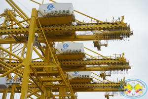 Arribaron a la Sociedad Portuaria Buenaventura 3 nuevas grúas pórtico para mejorar su atención a buques portacontenedores