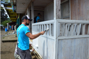 Gobierno departamental llegó hasta La Bocana para llenar de color 200 viviendas