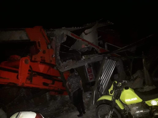 El Cuerpo de Bomberos Voluntarios atendió emergencia ocasionada por vehículo para cargue de contenedores en el barrio El Campin