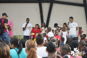 Niños y adultos disfrutaron de la tarde de juegos realizada por el Gestor Social en el Malecón Bahía de la Cruz 