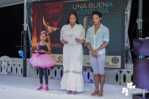 La Alcaldía Distrital de Buenaventura realizó condecoración a Fernando Montaño en lanzamiento de su libro