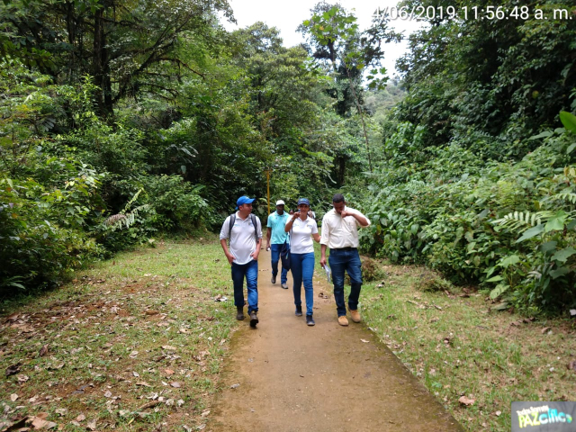 Expertos del BID y del Plan Todos Somos Pazcífico recorrieron obra de tanques en Loma Alta y recorrieron ruta de tubería de 27 pulgadas