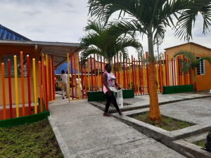 Con apoyo del comercio y la comunidad en general se realizó jornada de pintura en la biblioteca distrital Torre Fuerte del barrio Grancolombiana