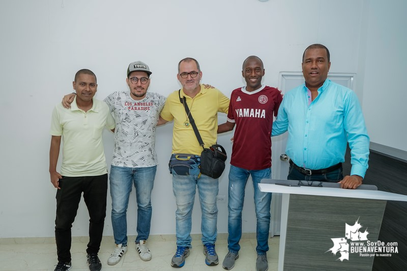 Medalla de Oro al Civismo Voces del Pacífico 2019