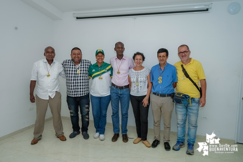 Medalla de Oro al Civismo Voces del Pacífico 2019