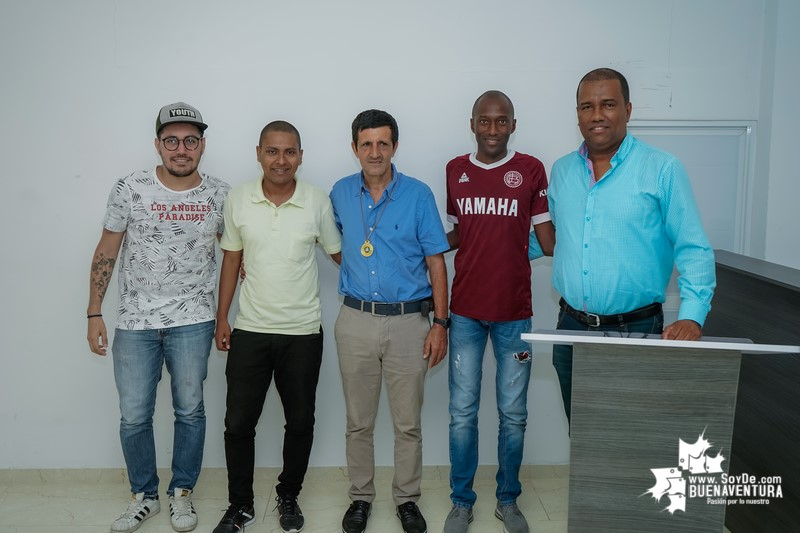 Medalla de Oro al Civismo Voces del Pacífico 2019