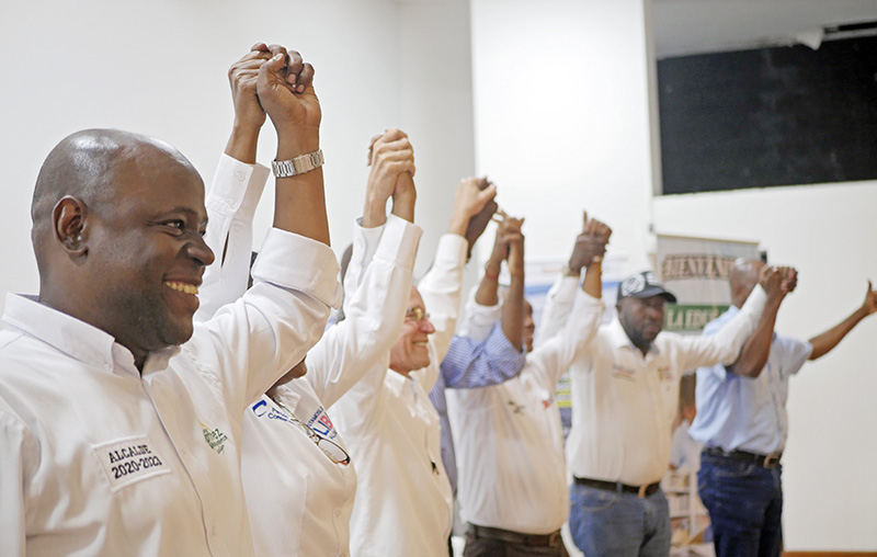 Jaime Oswaldo Marinez Quiñones, firmó el Gran Pacto por la educación del Distrito de Buenaventura