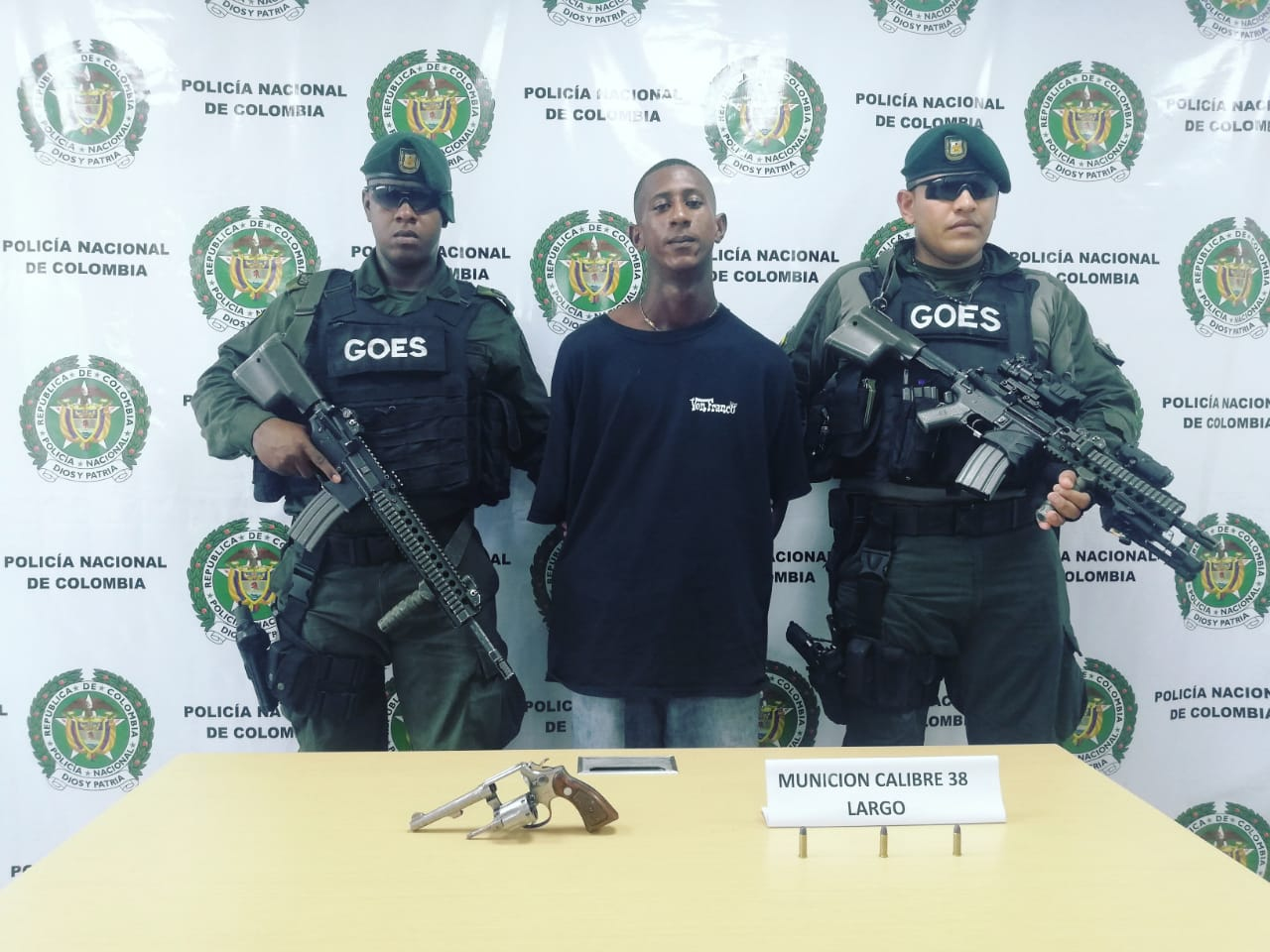 Asegurado en Buenaventura un hombre que portaba un arma de fuego robada en Bogotá