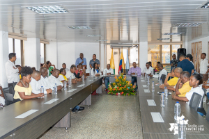 Alcaldes de las localidades Isla de Cascajal y Continente El Pailón tomaron posesión ante el alcalde Distrital de Buenaventura, Víctor Vidal