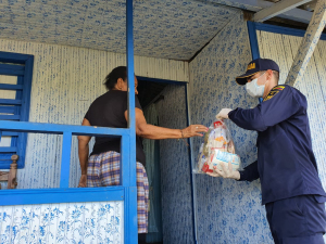 La Armada de Colombia entregó 590 mercados en Juanchaco