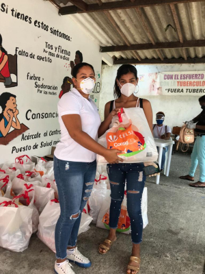 La Alcaldía Distrital entregó mercados a vendedores ambulantes, pacientes renales, y con tuberculosis