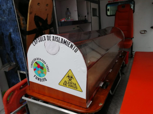 Un grupo de jóvenes profesionales donaron al Hospital Distrital de Buenaventura una capsula para traslado en ambulancia de pacientes con COVID-19 