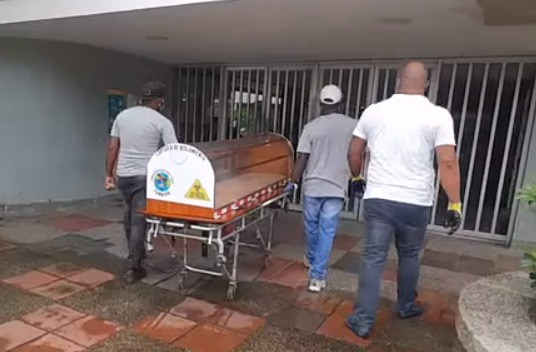 Un grupo de jóvenes profesionales donaron al Hospital Distrital de Buenaventura una capsula para traslado en ambulancia de pacientes con COVID-19 