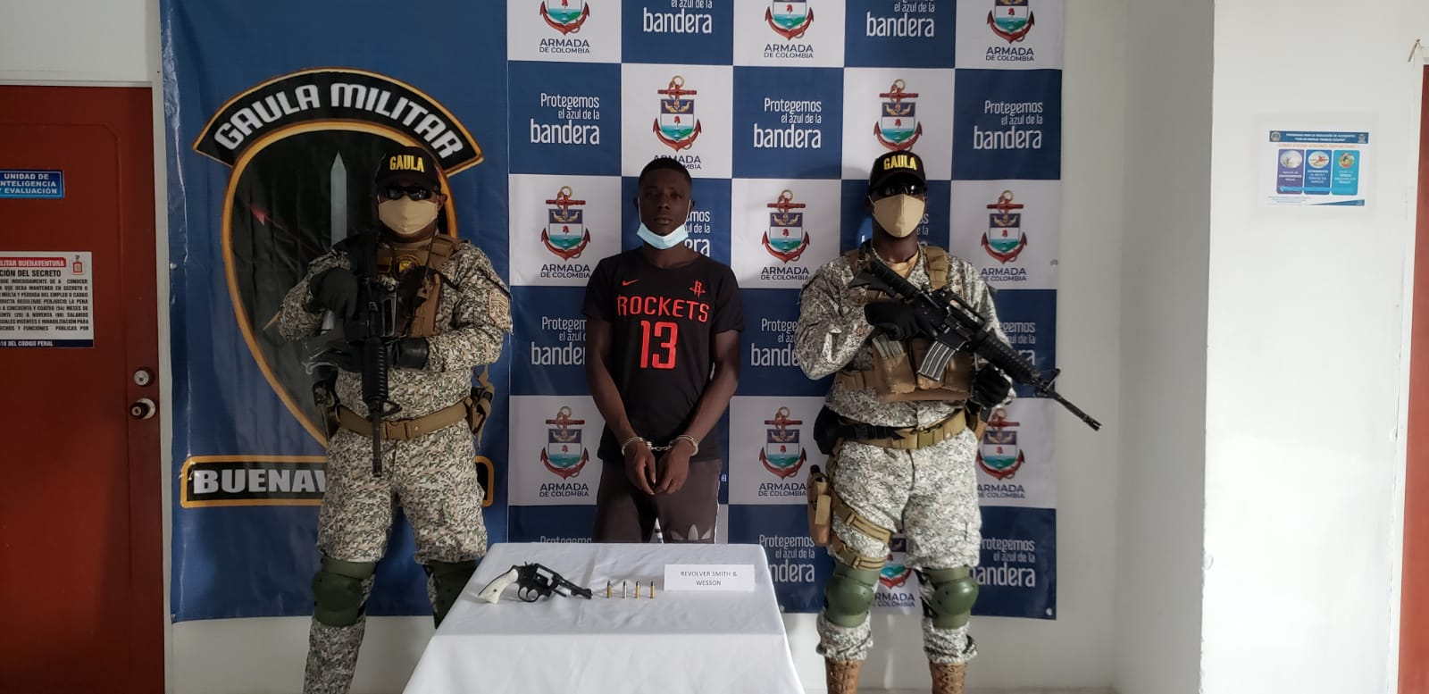 Asegurado un hombre que al parecer amenazaba con un arma de fuego a varios ciudadanos de Buenaventura