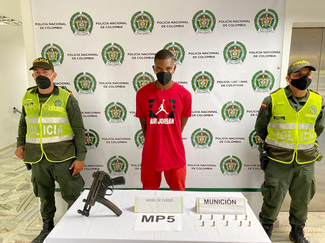 Persona capturada con un subfusil MP5 y municiones fue enviado a la cárcel 