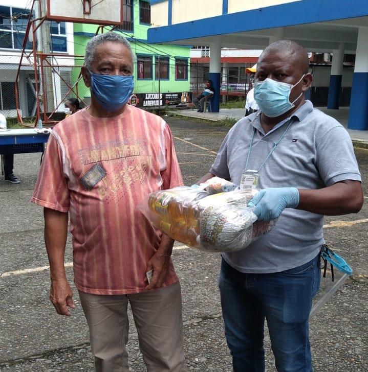 Más de 200 mercados fueron entregados a vendedores ambulantes del sector del centro de Buenaventura 