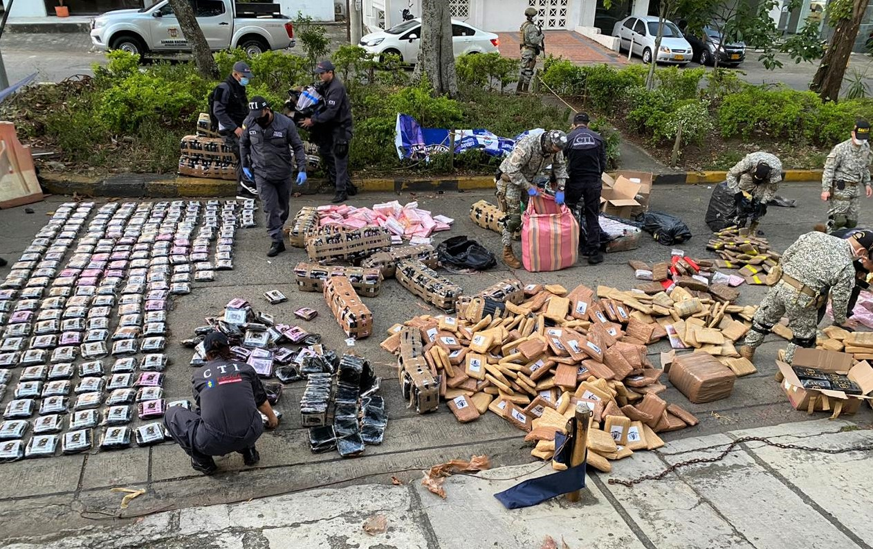 La Armada de Colombia incautó más de tres toneladas de marihuana en menos de una semana en el pacífico y la ciudad de Cali