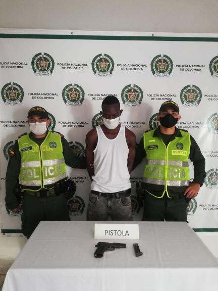 Un hombre fue asegurado por, presuntamente, portar un arma de fuego ilegal