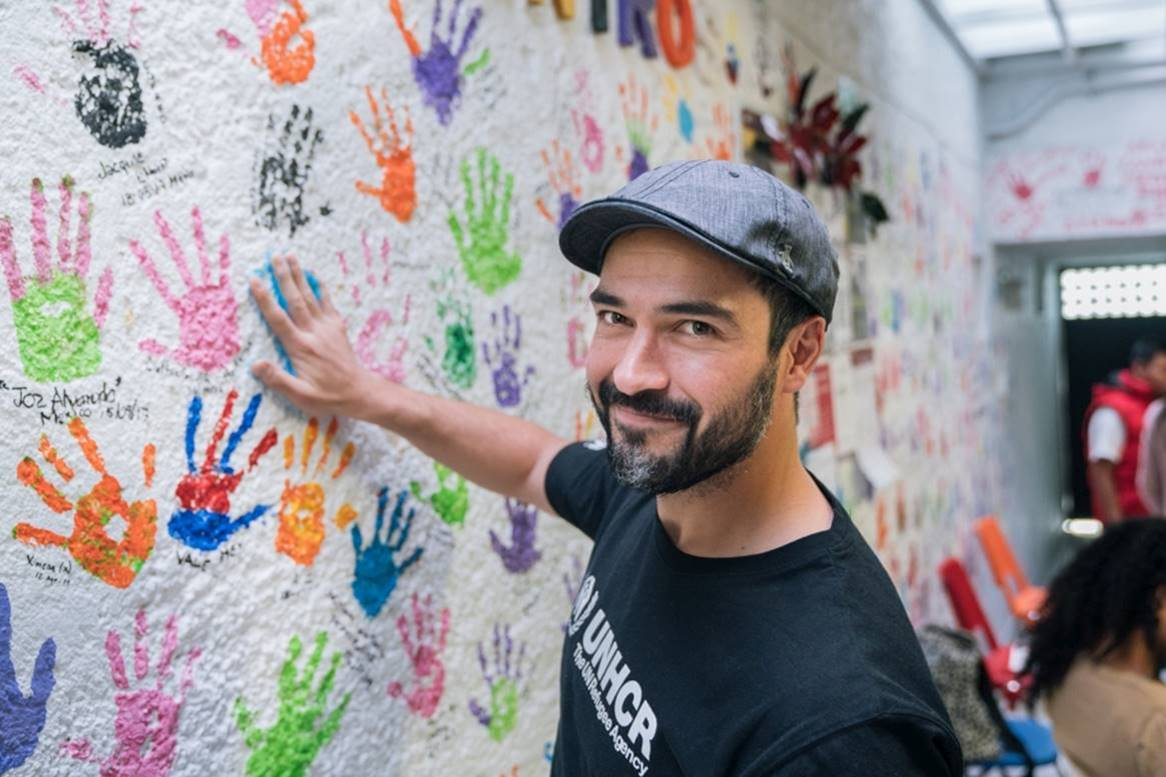 Alfonso Herrera es nombrado Embajador de Buena Voluntad de ACNUR, la Agencia de la ONU para los Refugiados