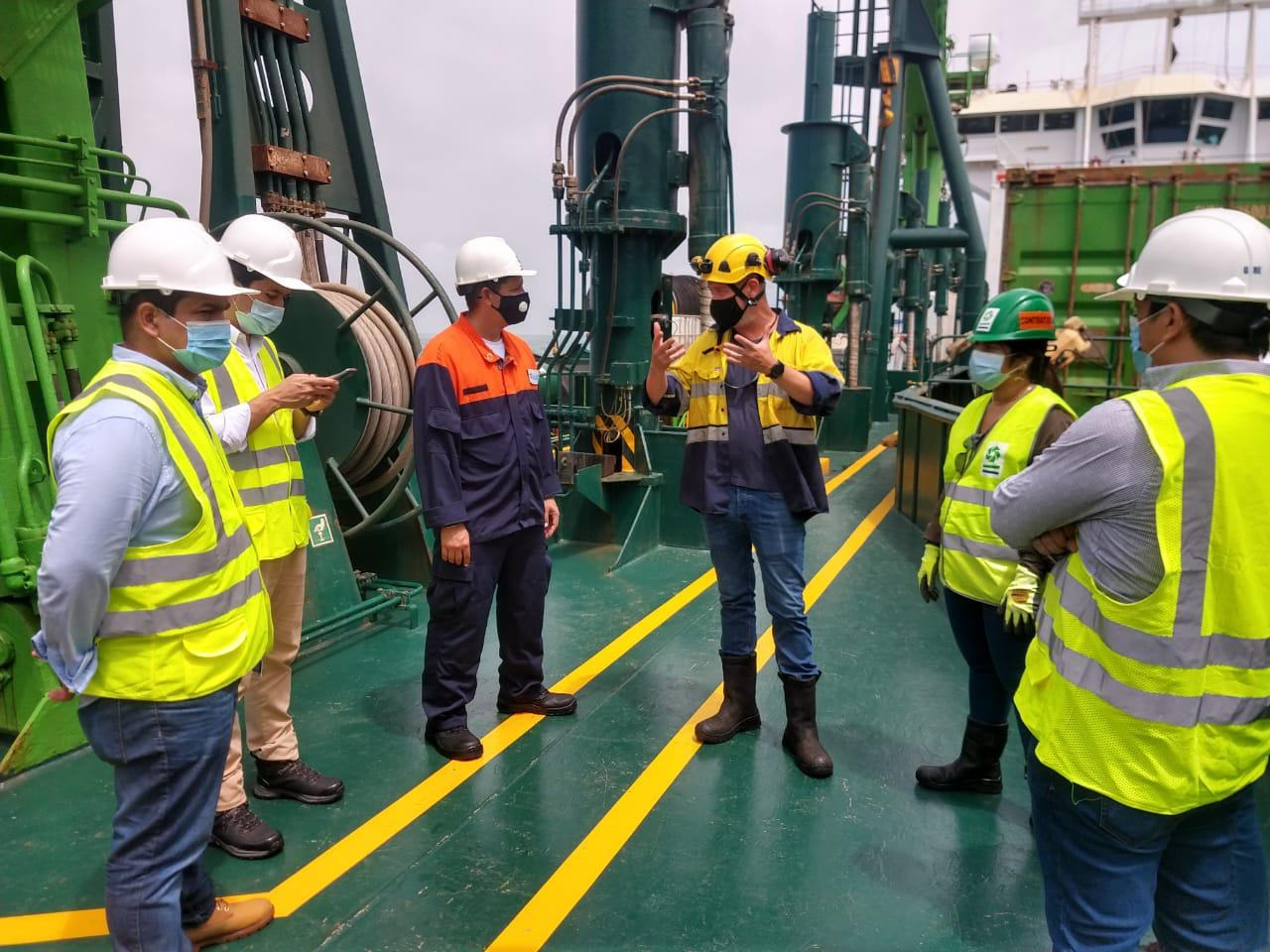 La Dimar acompaña y supervisa labores de dragado de mantenimiento del canal de acceso al nodo portuario de Buenaventura   