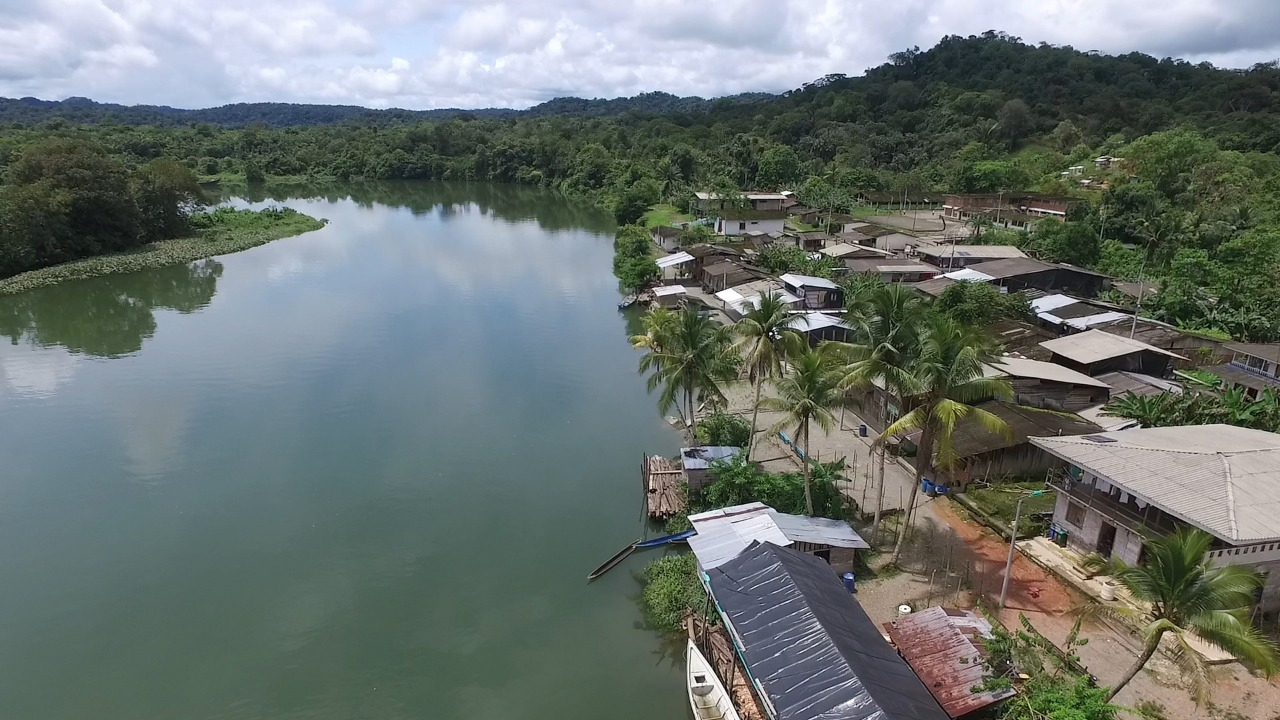 Gestión del Riesgo de Buenaventura capacitó a comunidad de Veneral en el río Yurumanguí sobre rutas para evacuación en caso de emergencia
